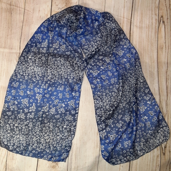 Blue & Black Scarf NWT - Picture 2 of 3